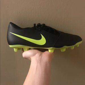 Nike PhantomVNM Cleats. LIMITED. Size9.5 BRAND NEW